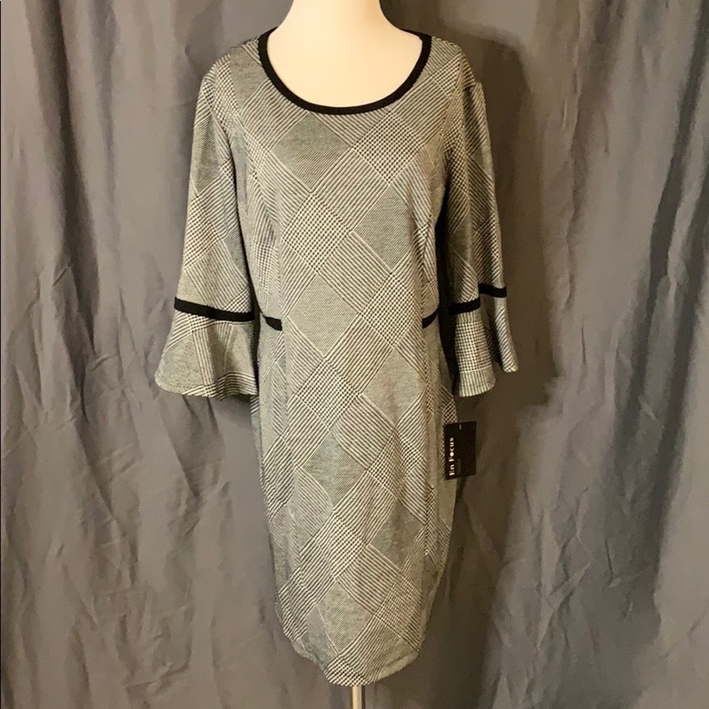 Enfocus black and white dress.